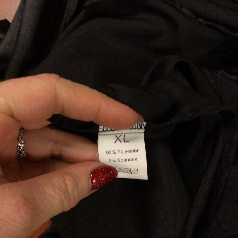 Black Robe - Picture 3 of 3